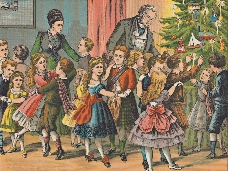 Woonkamer_vol_keurig_geklede_kinderen_die_bij_de_kerstboom_dansen